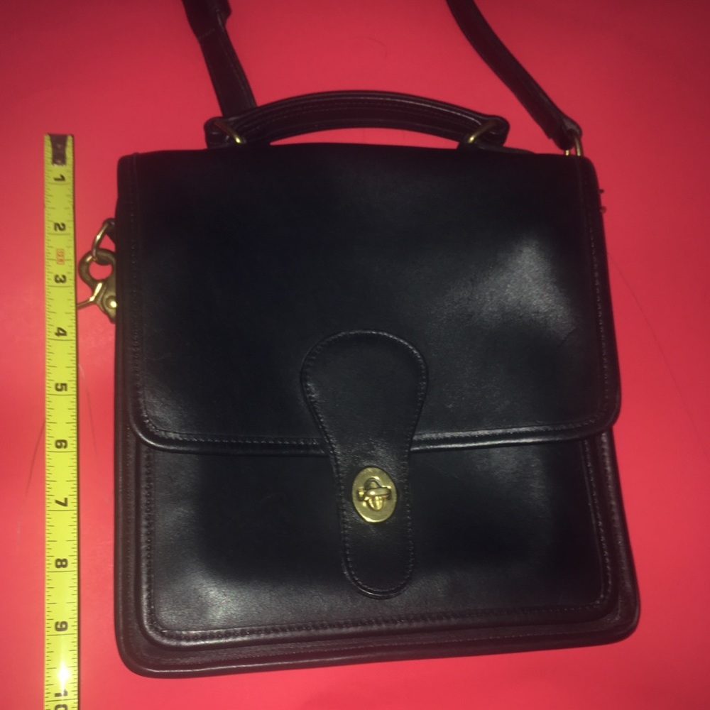 Vintage Coach D4C-5130 manufactured around 4-1994